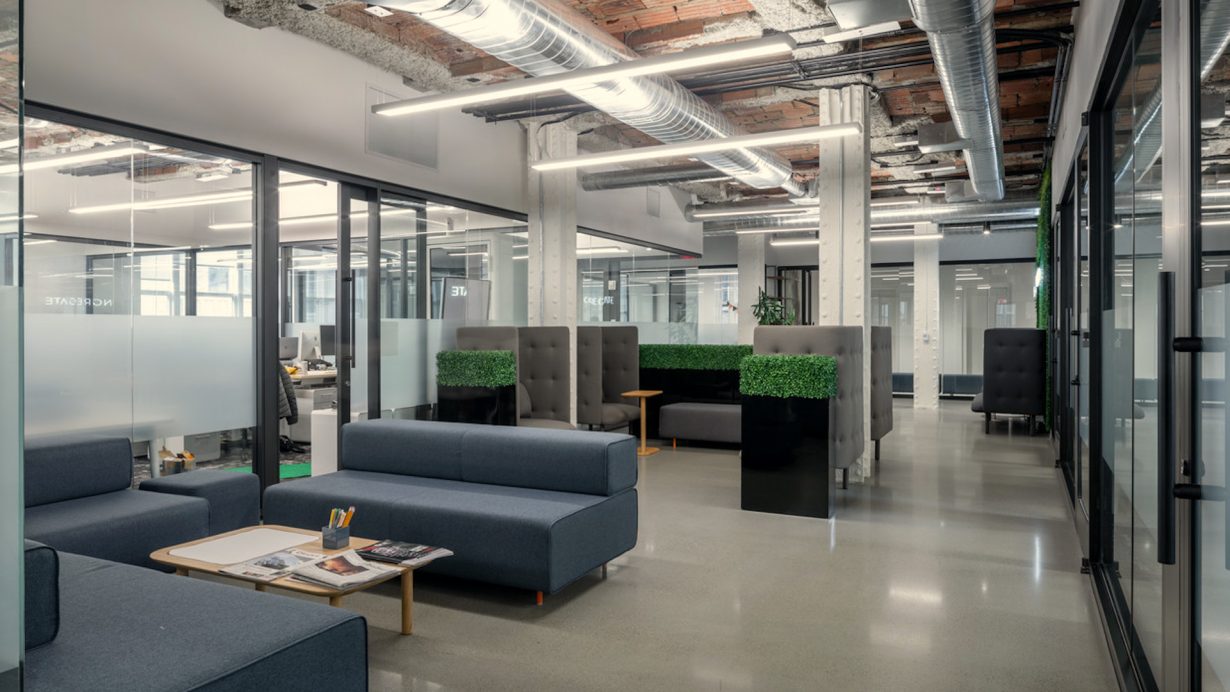 Lounges make it easy to meet — and network with — fellow members.