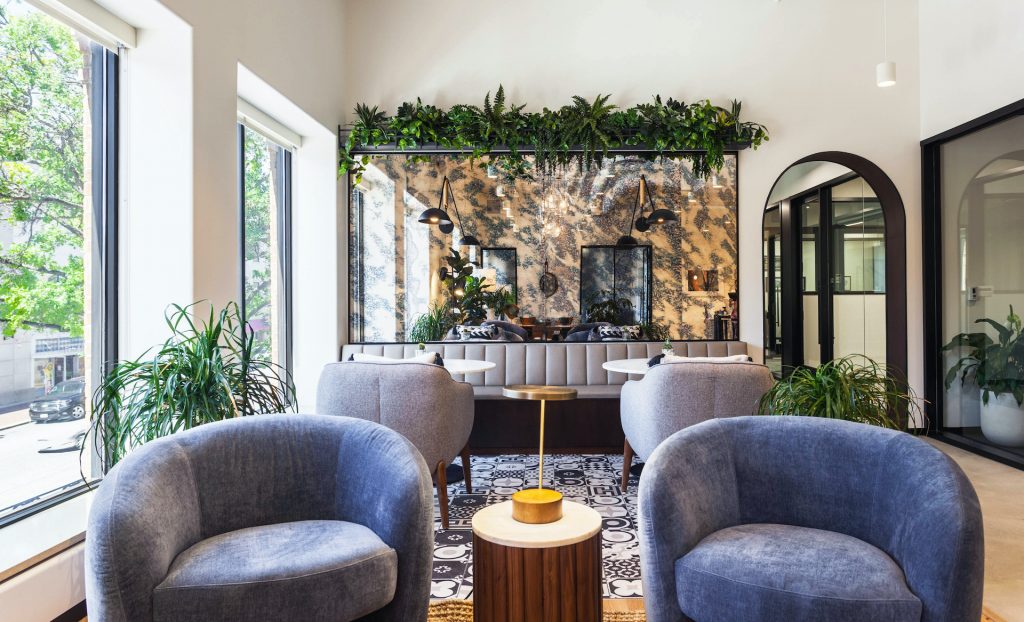 Inside Industrious Country Club Plaza.||||||||||||||||Offices come fully-furnished with desks and Herman Miller chairs.||Informal huddle rooms are perfect for brainstorms and discussions with small groups.||There are a number of conference rooms designed for meetings of different sizes.||Private