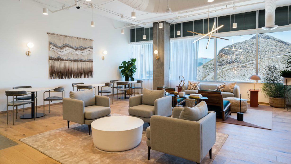 Inside, a palette of dusky pinks and warm, inviting neutrals pick up the colors of the desert outside.