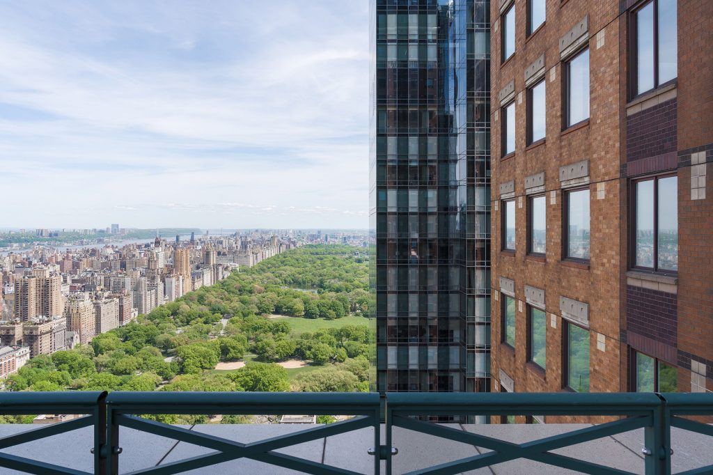 Members enjoy stunning views of Central Park and the New York City skyline.