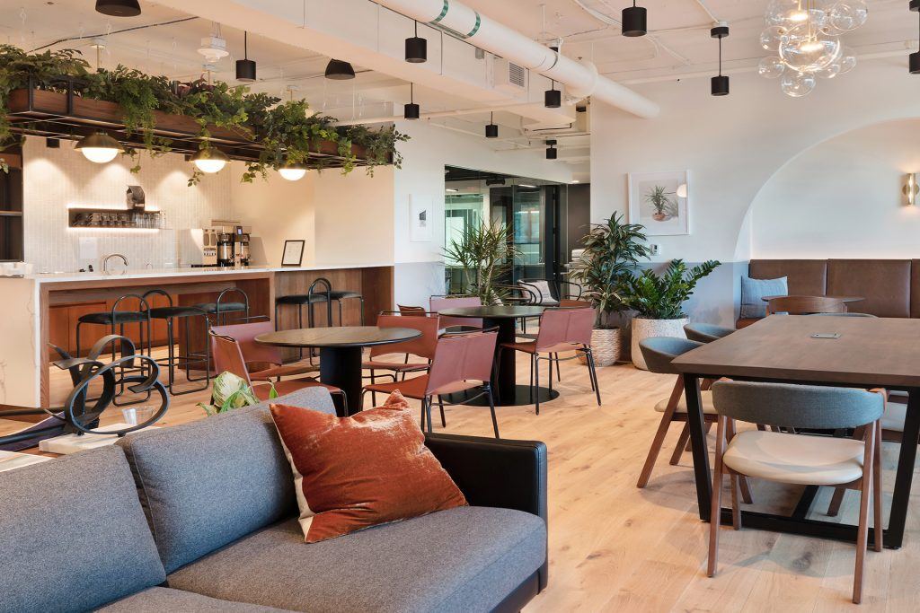 Industrious Alexandria Carlyle Tower is within half an hour of Washington, D.C.