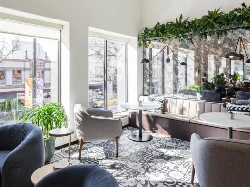 420 Nichols Road Country Club Plaza Kansas-City Missouri USA coworking & shared office space by Industrious